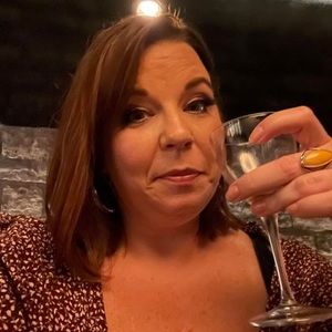 Meet your Posher, Becky